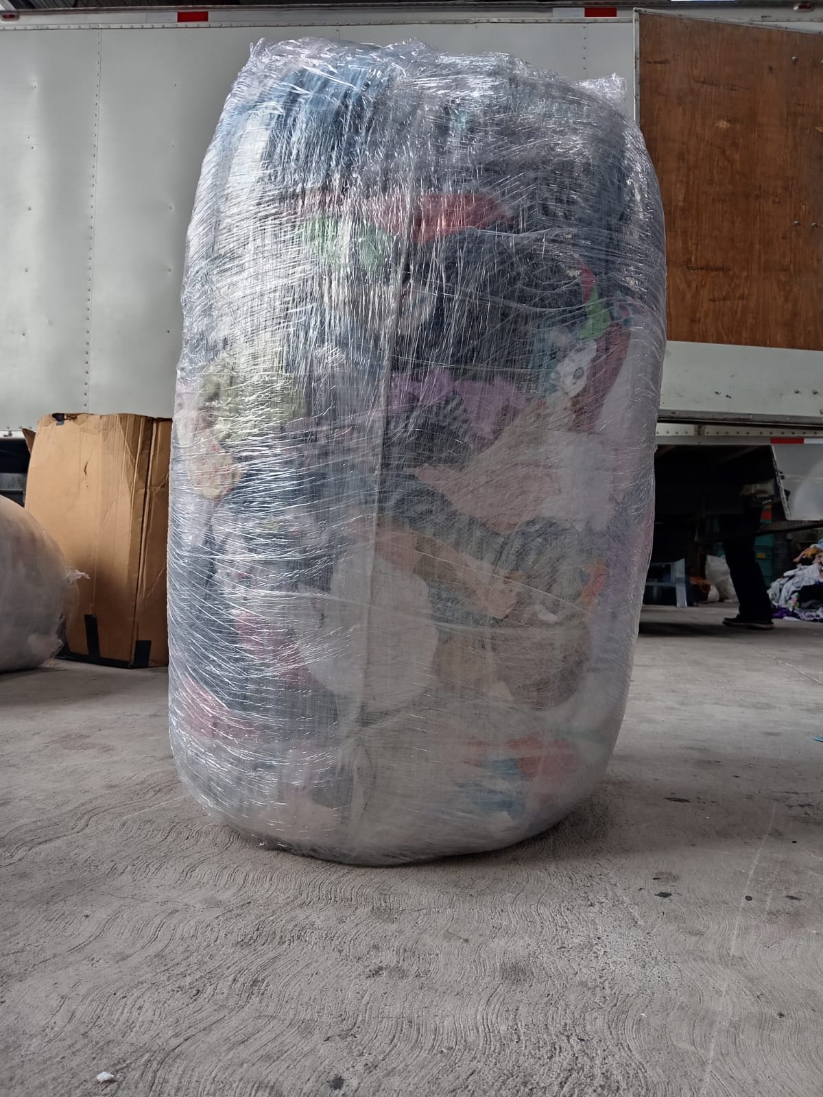 SACO DE 100 LIBRAS DE ROPA DE NIÑO